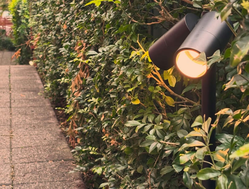 Outdoor garden lighting install
